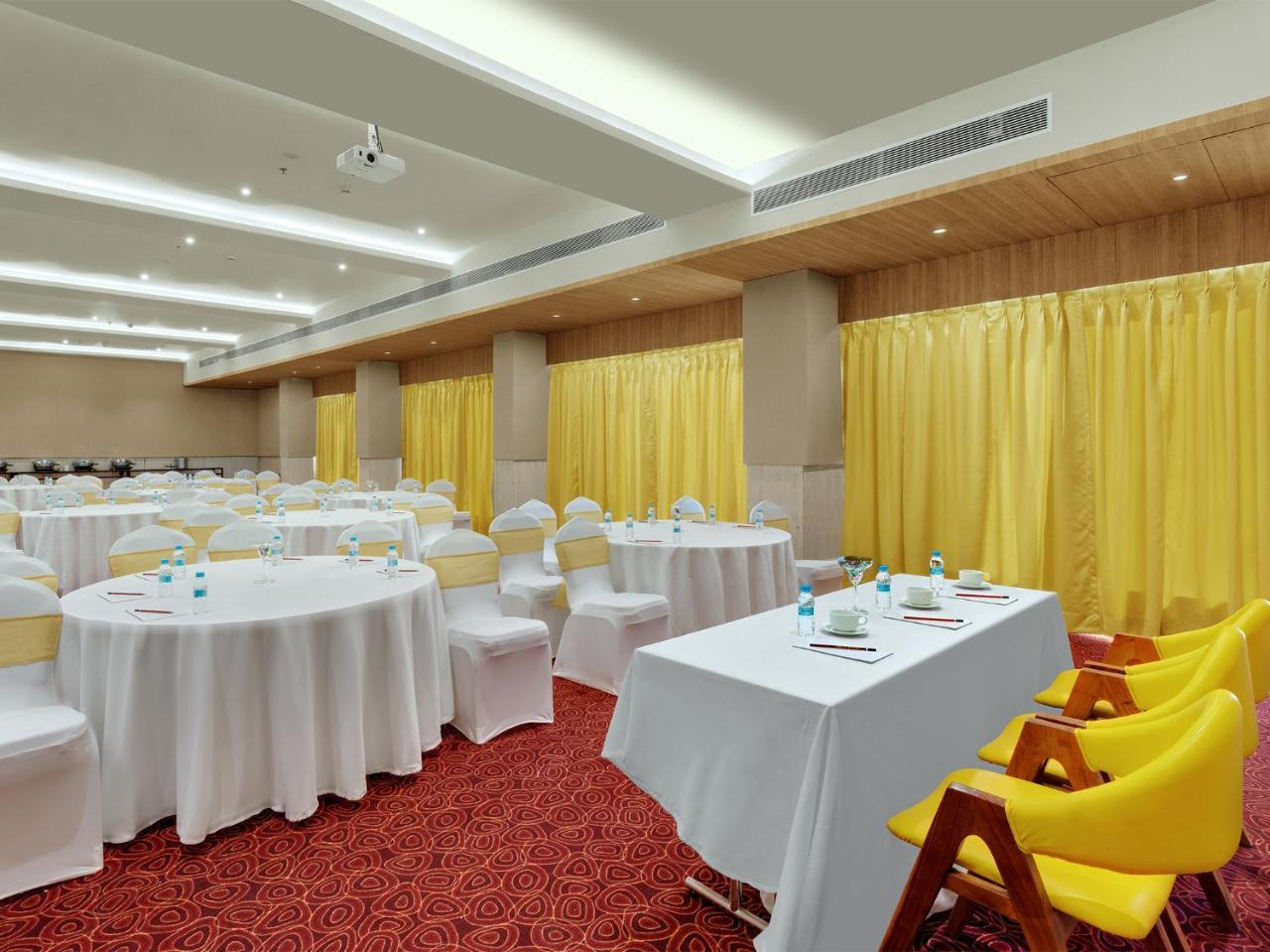Viola Beacon Resort, Lonavla Zewnętrze zdjęcie
