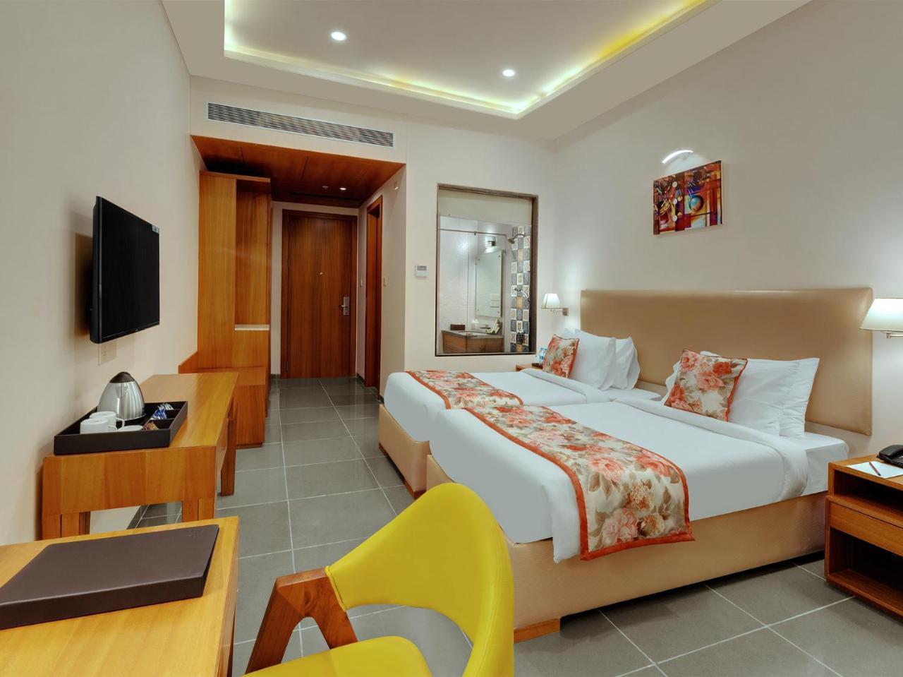 Viola Beacon Resort, Lonavla Zewnętrze zdjęcie